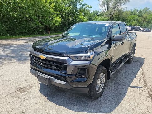 Used 2024 Chevrolet Colorado LT w/ LT Convenience Package III AWD/4WD image 1