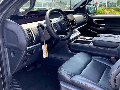 New 2026 Ford Expedition Platinum w/ Stealth Performance Package AWD/4WD image 6