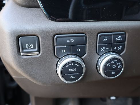 Used 2025 GMC Sierra 1500 SLT AWD/4WD image 20
