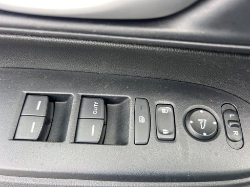 Used 2020 Honda CR-V LX image 23