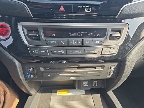 Used 2022 Honda Pilot Elite image 30