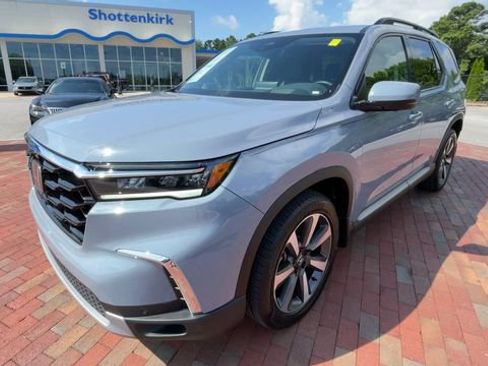 Certified 2025 Honda Pilot Elite image 5