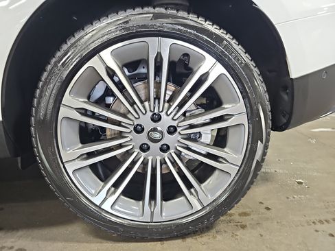 Used 2025 Land Rover Range Rover Sport SE AWD/4WD image 34