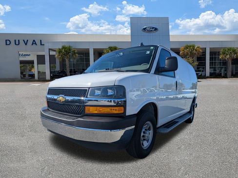 Used 2023 Chevrolet Express 2500 w/ Driver Convenience Package image 7
