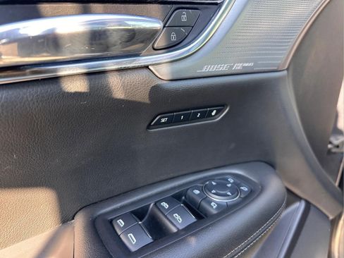 Used 2023 Cadillac XT6 Premium Luxury FWD image 18