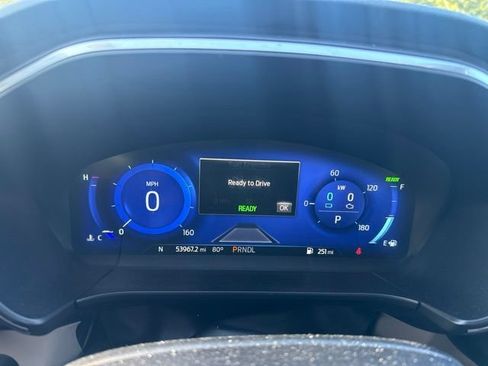 Used 2020 Ford Escape Titanium w/ Titanium Premium Package 2.0 AWD/4WD image 17