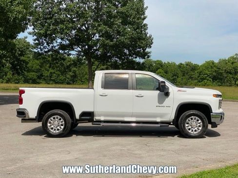 Used 2026 Chevrolet Silverado 2500 LT AWD/4WD image 8
