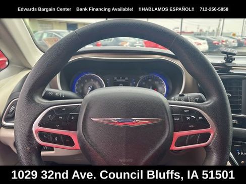 Used 2019 Chrysler Pacifica Touring Plus w/ Tire & Wheel Group FWD image 22
