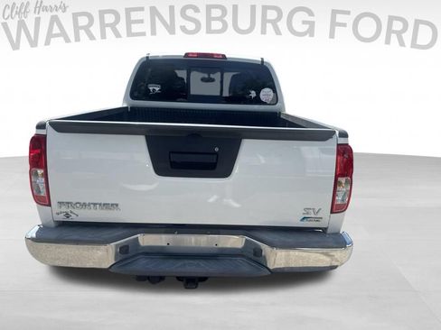 Used 2018 Nissan Frontier SV RWD image 7