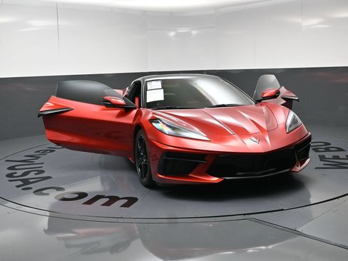 Used 2021 Chevrolet Corvette Stingray Premium Conv w/ 3LT RWD image 22