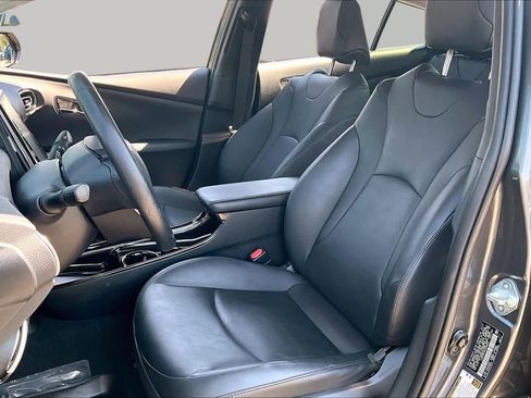 Used 2017 Toyota Prius Prime Advanced FWD image 7