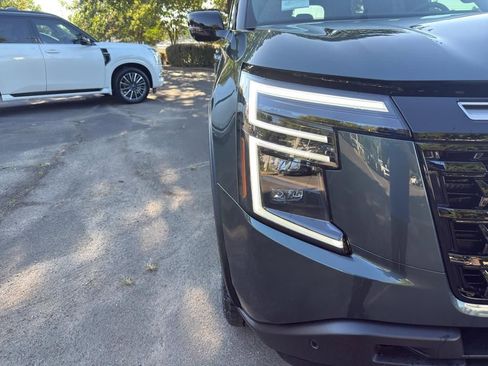 New 2025 Nissan Armada PRO-4X image 10