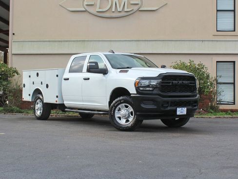 Used 2024 RAM 2500 Tradesman AWD/4WD image 3