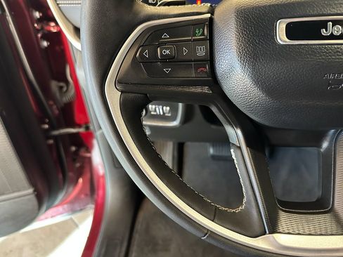 Used 2024 Jeep Grand Cherokee Altitude AWD/4WD image 11