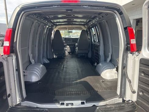 Used 2022 Chevrolet Express 2500 w/ Enhanced Convenience Package image 17