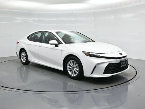 Used 2025 Toyota Camry LE FWD image 51