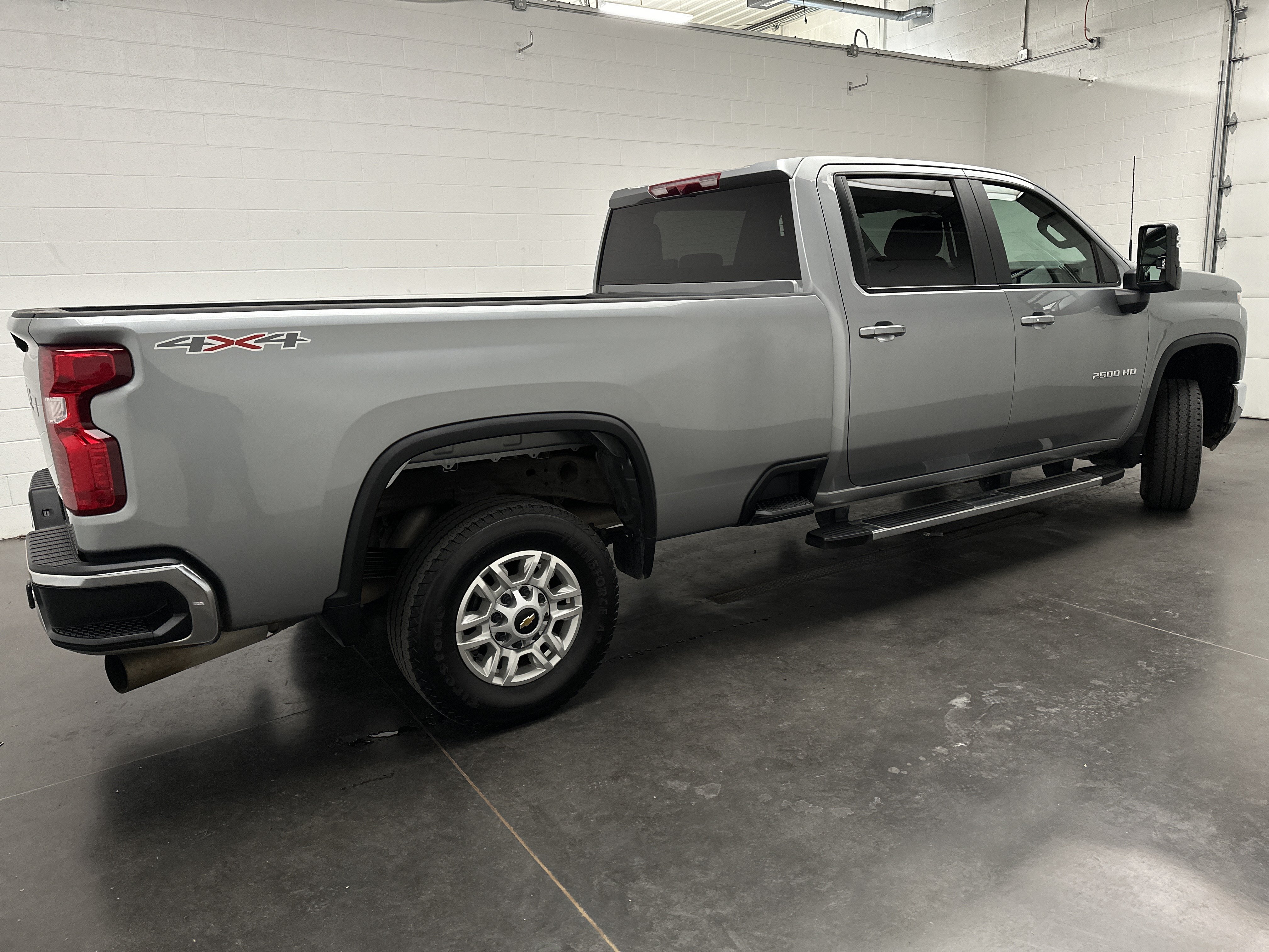 Used 2025 Chevrolet Silverado 2500 LT w/ Safety Package AWD/4WD image 11