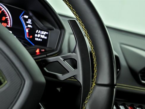 Used 2021 Lamborghini Huracan EVO RWD image 24