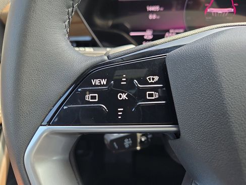 Used 2025 Audi Q6 e-tron Premium Plus image 22