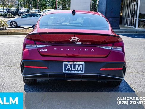 Used 2025 Hyundai Elantra Sport FWD image 11
