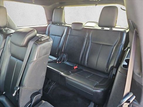 Used 2018 Ford Expedition XLT w/ Equipment Group 202A AWD/4WD image 20