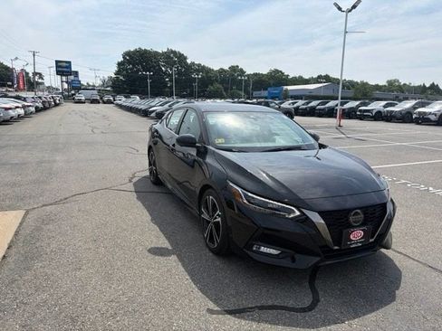 Used 2023 Nissan Sentra SR w/ SR Premium Package FWD image 3