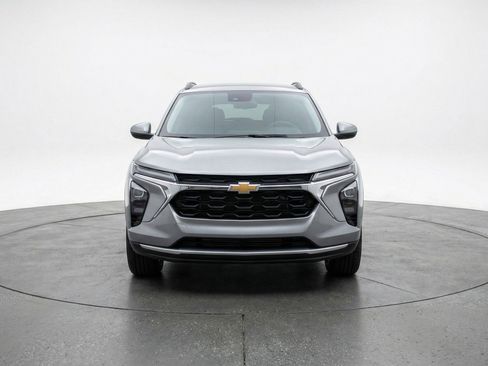 Used 2025 Chevrolet Trax LT w/ LT Convenience Package FWD image 1