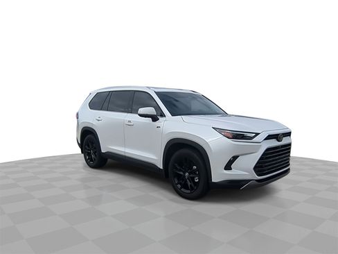 Used 2025 Toyota Grand Highlander FWD image 2