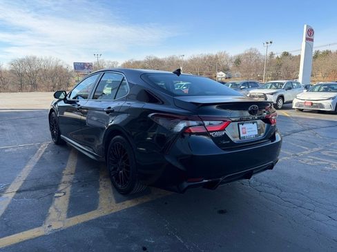 Used 2024 Toyota Camry SE image 7