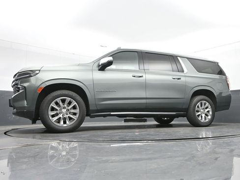 Used 2023 Chevrolet Suburban Premier AWD/4WD image 34
