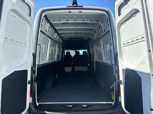 New 2025 Mercedes-Benz Sprinter 2500 image 8
