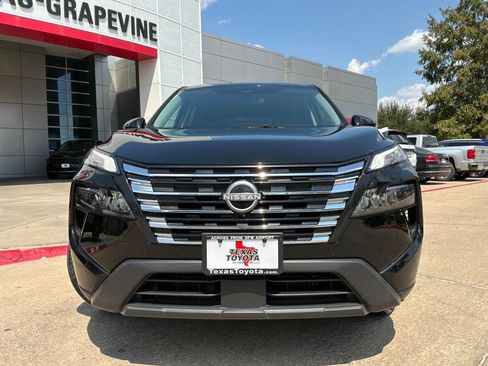 Used 2025 Nissan Rogue SV FWD image 3