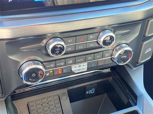 Used 2026 Ford F450 Lariat image 25