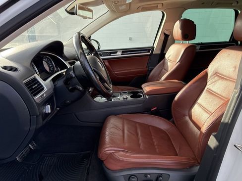 Used 2016 Volkswagen Touareg Executive image 20