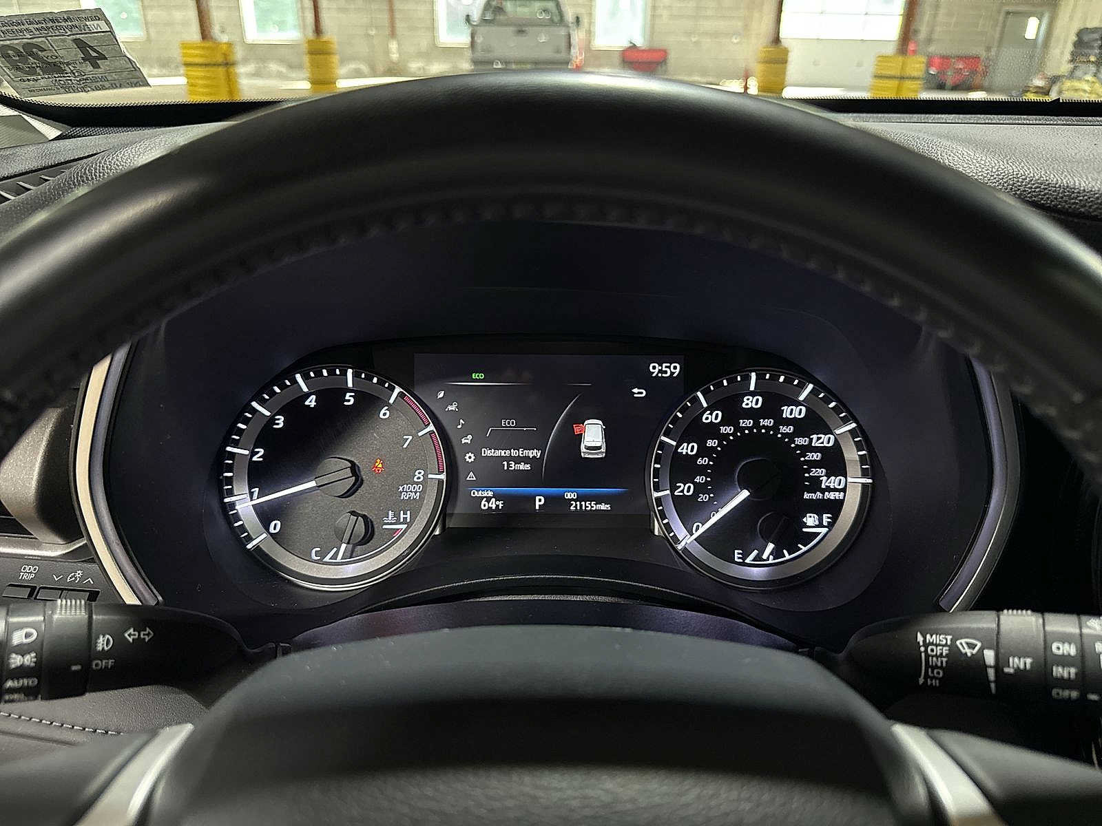 Used 2024 Toyota Highlander XLE AWD/4WD image 34