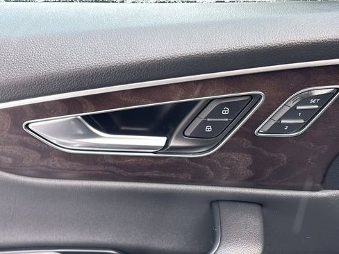 Used 2020 Audi Q8 Premium Plus w/ Premium Plus Package image 11
