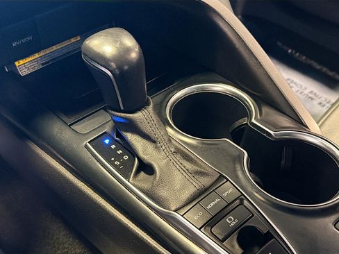 Used 2020 Toyota Camry XSE image 24