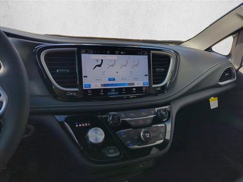 New 2026 Chrysler Pacifica Select FWD image 12