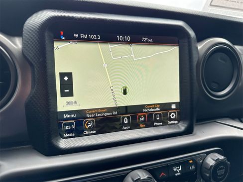 Used 2023 Jeep Gladiator Sport image 14