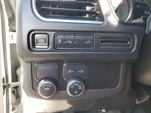 Used 2021 Chevrolet Tahoe LT RWD image 28