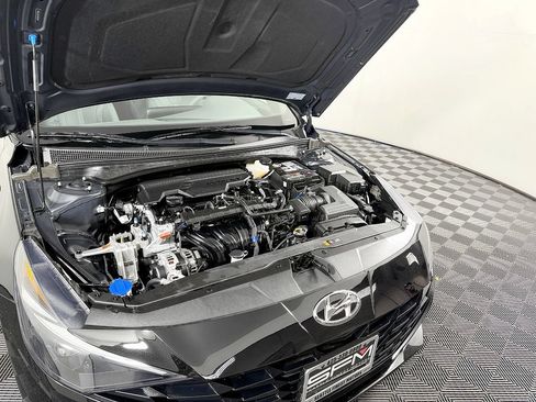 Used 2022 Hyundai Elantra SE FWD image 23