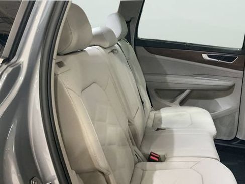 Used 2026 Volkswagen Atlas SE AWD/4WD image 15