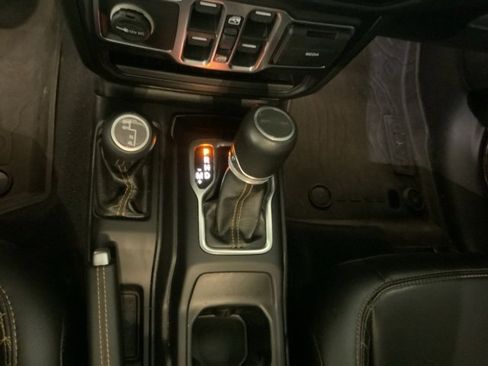 Used 2021 Jeep Gladiator Overland image 21