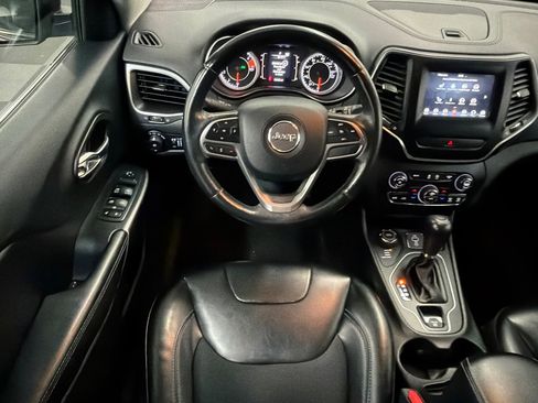 Used 2019 Jeep Cherokee Latitude Plus w/ Comfort/Convenience Group image 20