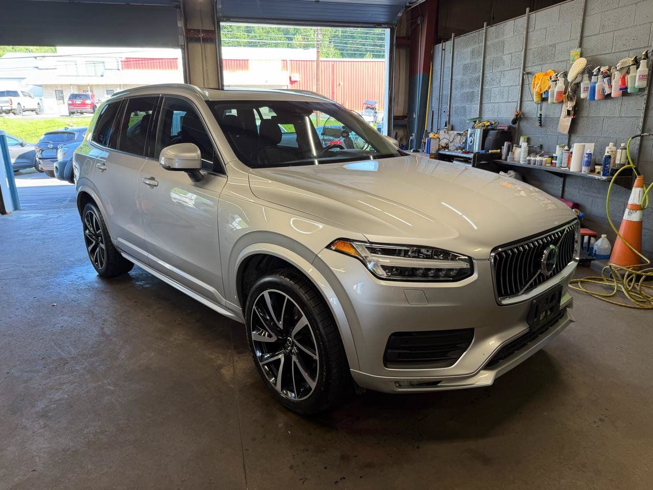 Used 2021 Volvo XC90 T6 Momentum w/ Climate Package AWD/4WD image 4