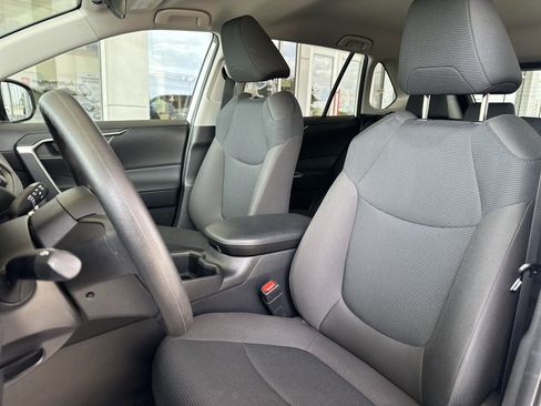 Used 2025 Toyota RAV4 LE AWD/4WD image 11