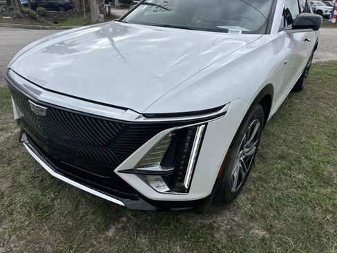 Used 2024 Cadillac Lyriq Luxury RWD image 9