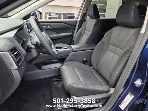 Used 2024 Nissan Rogue SV AWD/4WD image 9