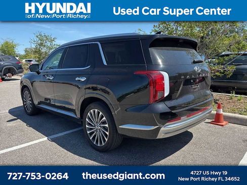 Used 2025 Hyundai Palisade Calligraphy image 2