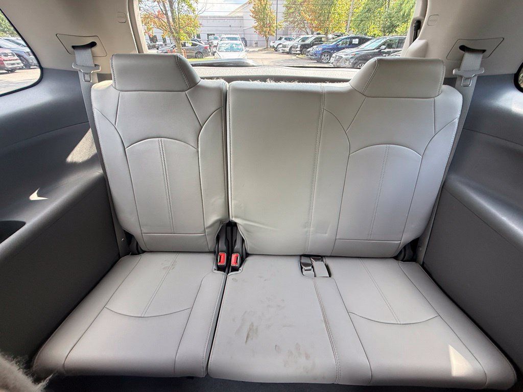 Used 2016 GMC Acadia SLT w/ Open Road Package FWD image 35